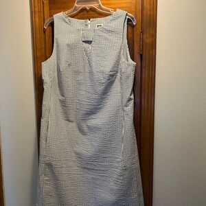 Anne Klein Seersucker  Midi Dress with Keyhole front and side pockets